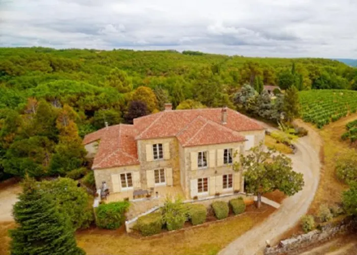 Chateau De Rouffiac Bed and Breakfast