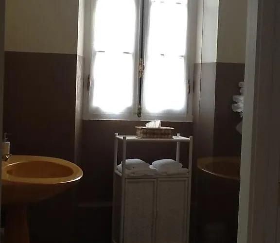 Chateau De Rouffiac Bed and Breakfast Duravel