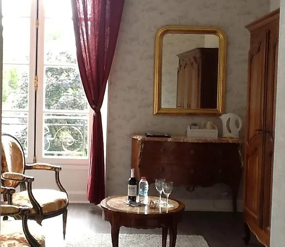 Chateau De Rouffiac Bed and Breakfast