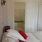 Bed & Breakfast Chateau De Rouffiac 4*